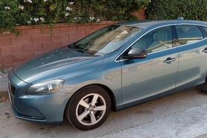 Volvo v40 d2