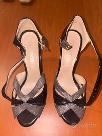 Sandali eleganti neri e glitterati con tacco