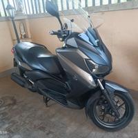 Yamaha X-Max 250