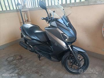 Yamaha X-Max 250