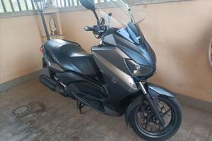 Yamaha X-Max 250
