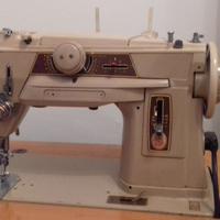 Macchina da cucire Singer anni '60 con mobile