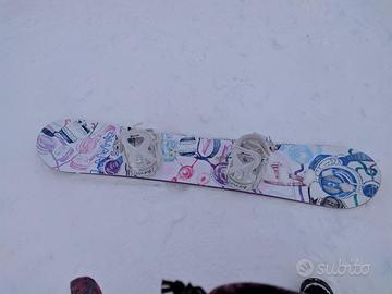 Snowboard con attacchi