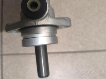 pompa freno Alfa Romeo 164  Fiat croma Lancia 