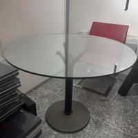 Tavolo rotondo in cristallo