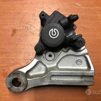 Pinza freno posteriore + supporto Yamaha MT-03 660