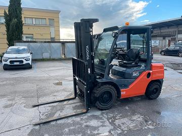 Carrello Elevatore Toyota 30 diesel