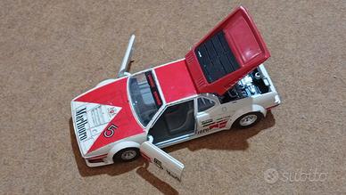 Modellino BMW M1 1/24 Bburago Marlboro #5