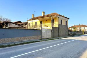 4 LOCALI A CARIGNANO