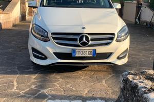 Mercedes  B 200
