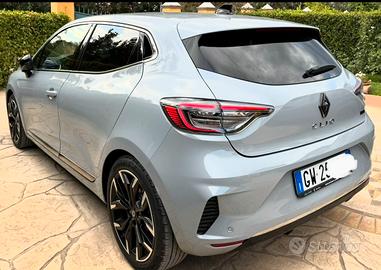 Clio full hybrid 145 cv