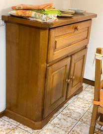 Madia in legno, stile classico senza tempo