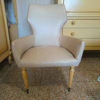 Poltroncina in pelle bianca anni 60'