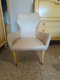 Poltroncina in pelle bianca anni 60'