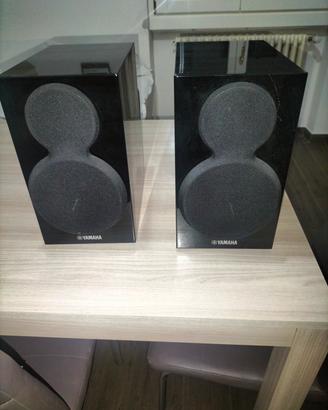 Coppia di diffusori Yamaha NS-BP 300 black piano