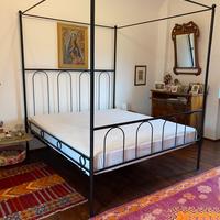 Letto a baldacchino
