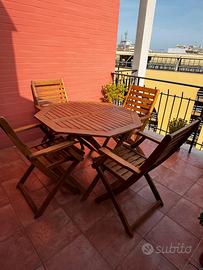 Set: tavolo ottagonale + 4 sedie- legno di acacia.