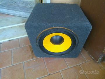 subwoofer amplificato