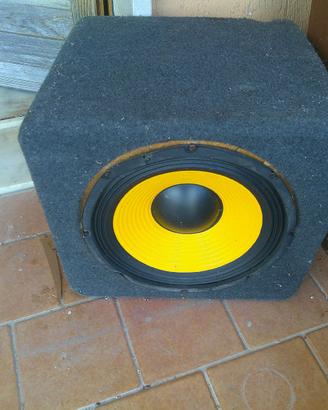 subwoofer amplificato