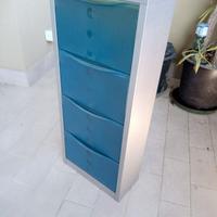 porta CD in metallo e plastica 