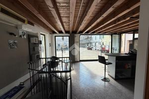 NEGOZIO A THIENE