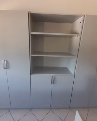 scrivanie e arredi per ufficio come nuovi