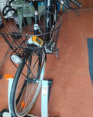 Rullo  Tacx per allenamento con bici indoor 
