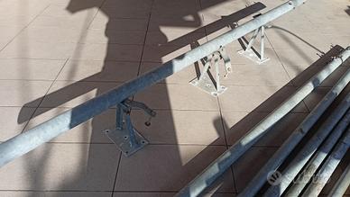pali per antenne con staffe pesanti
