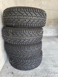 pneumatici invernali  Taurus Winter 215/50 R18 92V