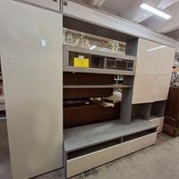 Parete Attrezzata bianca e grigia