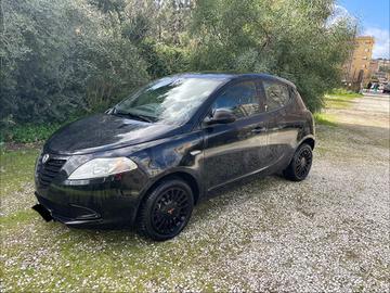 Lancia Ypsilon 1.2 69 CV 5 porte GPL Ecochic Silve