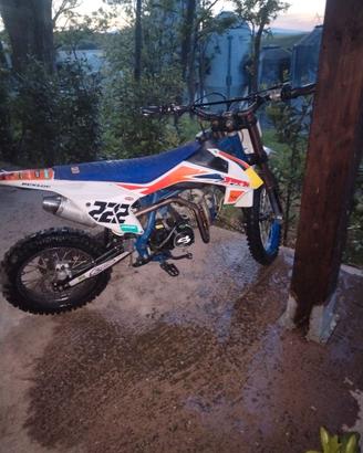 Pit bike