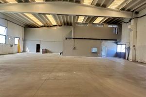 Capannone d/7 di 500mq con piazzale