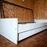 Letto singolo in legno con rete doghe e materasso