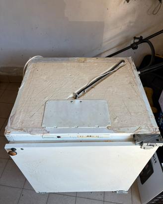 Box doccia e freezer