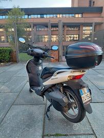 SCOOTER SUZUKI SIXTEEN 125 2009