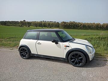 Mini Cooper 1600  benzina 120cv