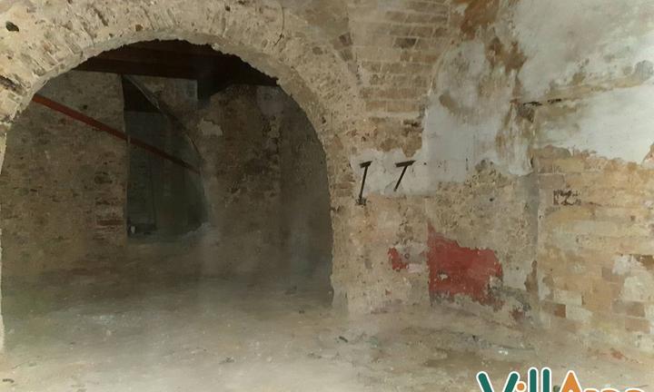 Locale commerciale - Fondi