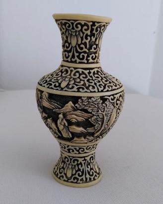 Vaso vintage decorato anni '70 in finto avorio