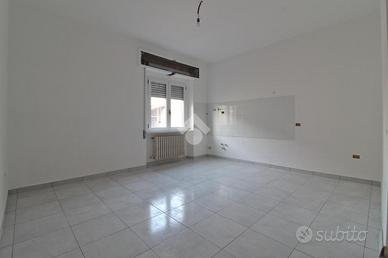 3 LOCALI A GIULIANOVA