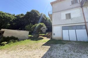 CASA SEMINDIPENDENTE A NARNI