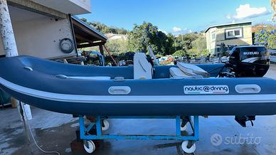 Gommone 4.70 con motore 25 hp 4 tempi