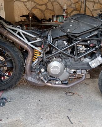 Ducati Hypermotard 796