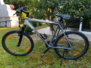 Bicicletta MTB scott 26”