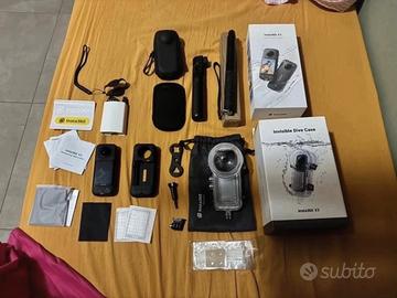 Insta360 X3 + Invisible Case + Accessori