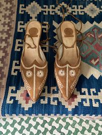 Sandalo in pelle scamosciata trapuntata