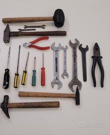 Vari attrezzi da lavoro 