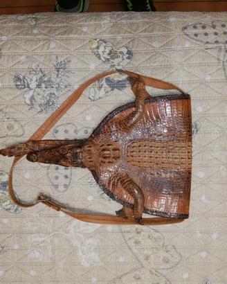 coccodrillo vero fatto a borsetta,