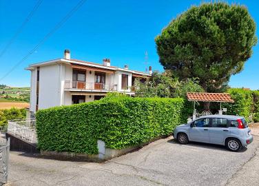 Appartamento di 95 m² con 4 locali e box auto a Pi