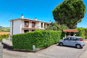 Appartamento di 95 m² con 4 locali e box auto a Pi